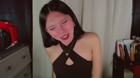 Snapshot of kitteylovesyou chatting on 05-08-26, 11:10 KITTY online show from 05-08-26, 11:10