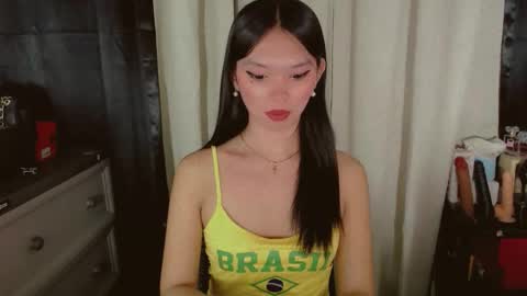 Snapshot of kitteylovesyou chatting on 05-15-26, 11:01 KITTY online show from 05-15-26, 11:01