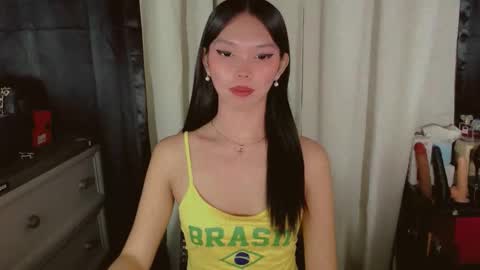 Snapshot of kitteylovesyou chatting on 05-16-26, 12:29 KITTY online show from 05-16-26, 12:29