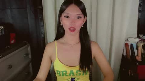 Snapshot of kitteylovesyou chatting on 05-16-26, 01:13 KITTY online show from 05-16-26, 01:13