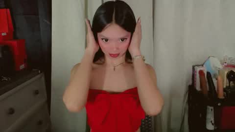 Snapshot of kitteylovesyou chatting on 05-19-26, 11:33 KITTY online show from 05-19-26, 11:33