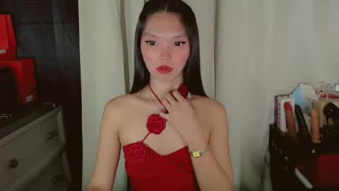 Snapshot of kitteylovesyou chatting on 05-20-26, 09:43 KITTY online show from 05-20-26, 09:43