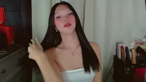 Snapshot of kitteylovesyou chatting on 05-27-26, 09:23 KITTY online show from 05-27-26, 09:23