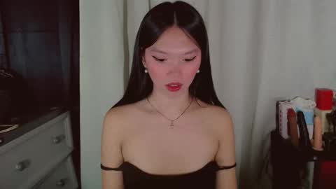 Snapshot of kitteylovesyou chatting on 06-03-26, 10:48 KITTY online show from 06-03-26, 10:48