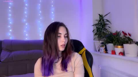 Veronica online show from 10-10-25, 02:10