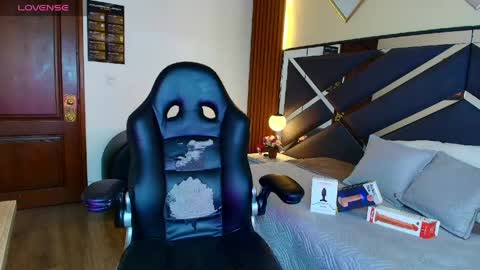 Snapshot of kittie_vixen chatting on 04-30-26, 08:57 Kittie Vixen online show from 04-30-26, 08:57