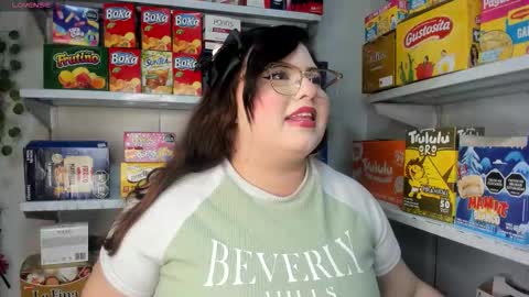 Snapshot of kitty__pinnk chatting on 03-28-26, 08:08 KAROL online show from 03-28-26, 08:08