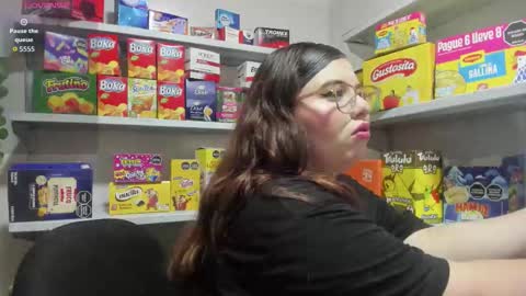 Snapshot of kitty__pinnk chatting on 03-29-26, 07:58 KAROL online show from 03-29-26, 07:58