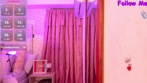 Snapshot of kitty__rouse chatting on 12-12-24, 05:42 Kitty online show from 12-12-24, 05:42