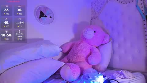 Snapshot of kitty__rouse chatting on 02-25-25, 06:47 Kitty online show from 02-25-25, 06:47