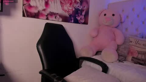 Kitty  online show from 04-23-26, 07:09