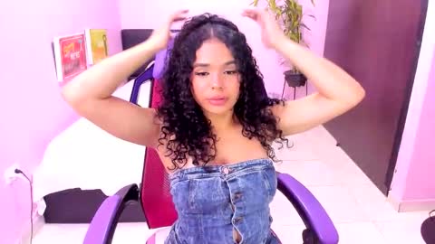 Snapshot of kitty_doll_squirt chatting on 10-05-25, 12:03 kitty_doll_squirt online show from 10-05-25, 12:03