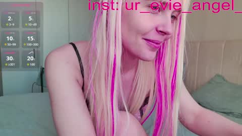 Evelyn online show from 03-30-26, 09:21