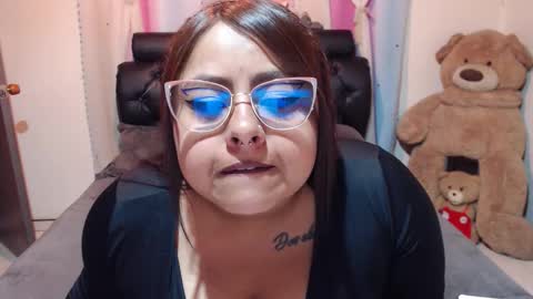 Snapshot of kitty_eyes chatting on 09-18-25, 10:45 kitty online show from 09-18-25, 10:45