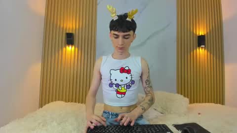 Snapshot of kitty_gill chatting on 12-21-24, 11:33 kitty_gill online show from 12-21-24, 11:33