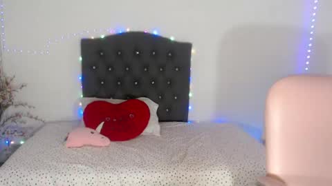 kitty  online show from 09-20-25, 07:59