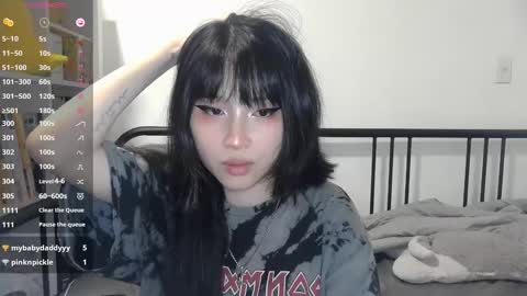 Kitty online show from 09-26-25, 01:09