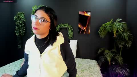 kitty_milan2 online show from 07-15-26, 02:44