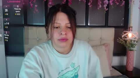 Snapshot of kitty_vibes_ chatting on 11-17-25, 07:52 K I T T Y online show from 11-17-25, 07:52