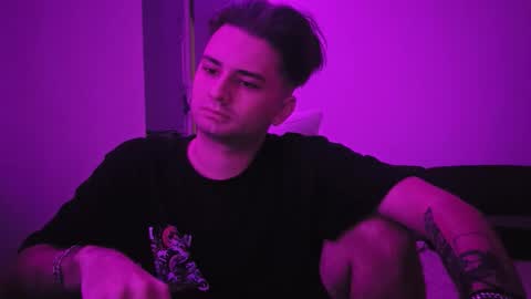 Snapshot of kittyeliz chatting on 12-14-25, 10:36 Eliz online show from 12-14-25, 10:36