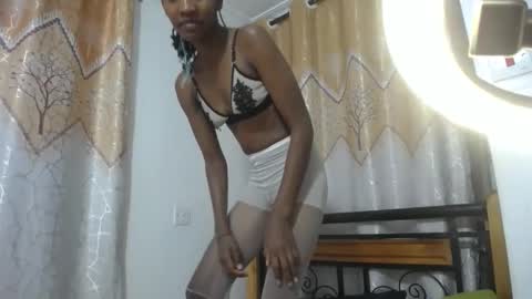 Snapshot of kittyfay_ chatting on 10-25-25, 01:13 Fay online show from 10-25-25, 01:13