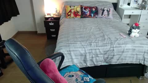 Isabel online show from 10-27-25, 01:09