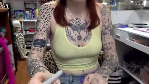 kittykatcoco online show from 10-24-25, 08:49