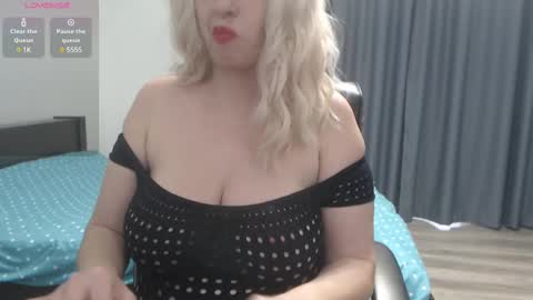 Snapshot of kittyonfiree chatting on 02-25-25, 02:44 kittyonfiree online show from 02-25-25, 02:44