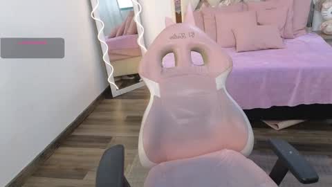 Snapshot of kittystar_tay chatting on 02-24-25, 07:09 Kitty  online show from 02-24-25, 07:09