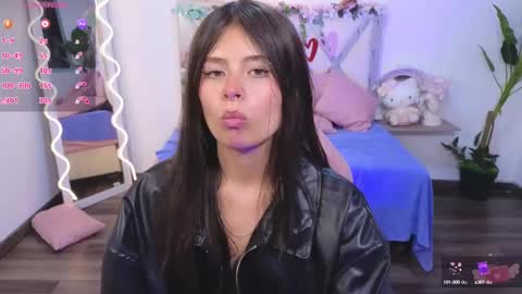 Snapshot of kittystar_tay chatting on 03-02-25, 01:15 Kitty  online show from 03-02-25, 01:15