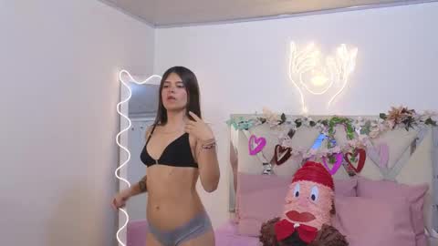 Snapshot of kittystar_tay chatting on 03-12-25, 01:25 Kitty  online show from 03-12-25, 01:25