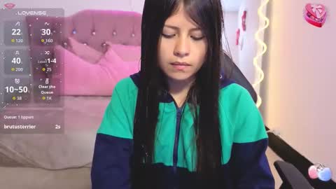 Snapshot of kittystar_tay chatting on 10-13-25, 11:43 Kitty  online show from 10-13-25, 11:43