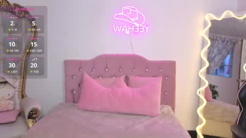 Snapshot of kittystar_tay chatting on 10-15-25, 11:43 Kitty  online show from 10-15-25, 11:43