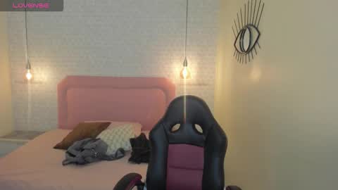  K I T T  Y  online show from 03-24-26, 12:43