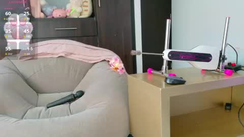 Snapshot of kittytimberlake chatting on 06-04-26, 08:37 K I T T Y online show from 06-04-26, 08:37
