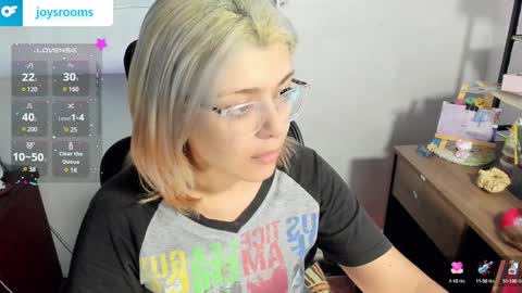 Snapshot of kittytrixy97 chatting on 12-14-24, 10:13 Kitty Trixy online show from 12-14-24, 10:13