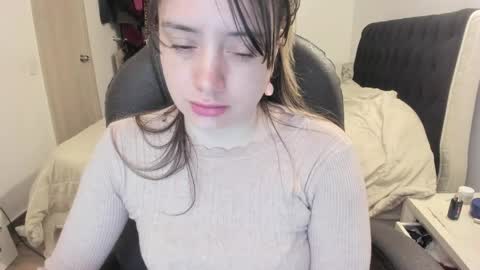 kittywantslove23 online show from 04-22-26, 11:17