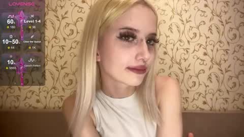 Snapshot of kittywithu chatting on 10-17-25, 05:15 kittywithu online show from 10-17-25, 05:15