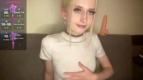 Snapshot of kittywithu chatting on 11-14-25, 12:26 kittywithu online show from 11-14-25, 12:26