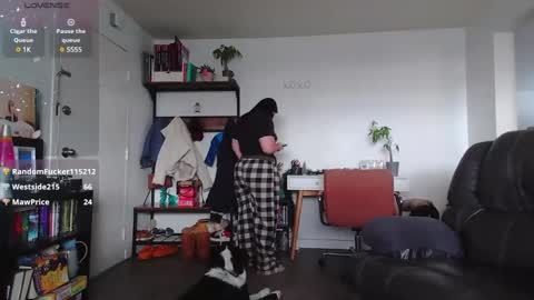 Kittyymaze online show from 12-19-24, 05:50