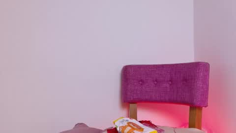 Snapshot of kity_hill chatting on 11-03-25, 04:25 Kitty Hill online show from 11-03-25, 04:25