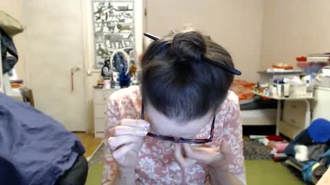 Snapshot of kiuminberry chatting on 12-24-24, 06:28 KiuminBerry online show from 12-24-24, 06:28