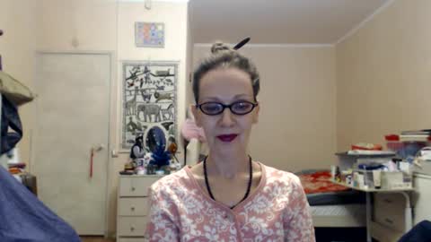 Snapshot of kiuminberry chatting on 12-26-24, 05:40 KiuminBerry online show from 12-26-24, 05:40