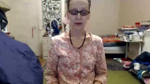 Snapshot of kiuminberry chatting on 12-27-24, 09:39 KiuminBerry online show from 12-27-24, 09:39