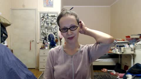 Snapshot of kiuminberry chatting on 12-31-24, 06:35 KiuminBerry online show from 12-31-24, 06:35