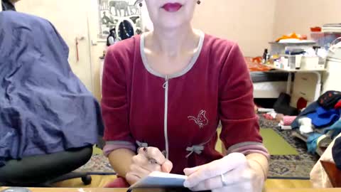 Snapshot of kiuminberry chatting on 01-04-25, 02:35 KiuminBerry online show from 01-04-25, 02:35