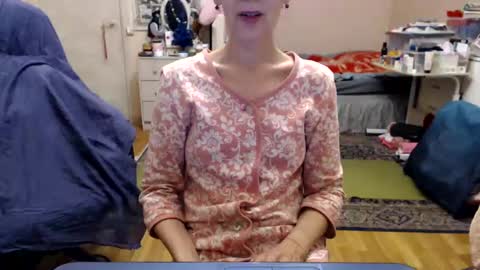 Snapshot of kiuminberry chatting on 01-13-25, 01:17 KiuminBerry online show from 01-13-25, 01:17