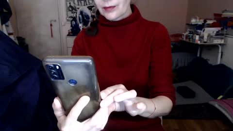 Snapshot of kiuminberry chatting on 02-19-25, 10:56 KiuminBerry online show from 02-19-25, 10:56