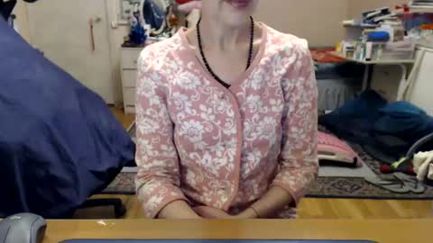 Snapshot of kiuminberry chatting on 03-04-25, 01:38 KiuminBerry online show from 03-04-25, 01:38