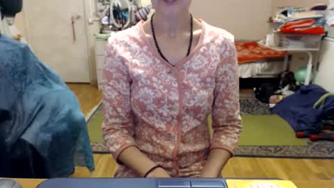 Snapshot of kiuminberry chatting on 09-27-25, 12:54 KiuminBerry online show from 09-27-25, 12:54